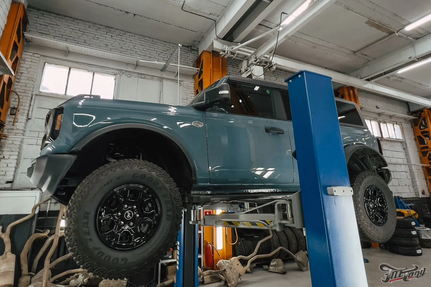 Тюнинг Ford Bronco, часть 1: новая выхлопная система